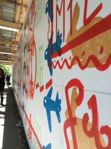 La fresque de SP 38 sera visible tout l'été sur la palissade du chantier de rénovation du Musée de La Poste.